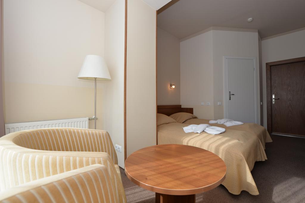 Hotel Zuvedra Palanga Habitación foto